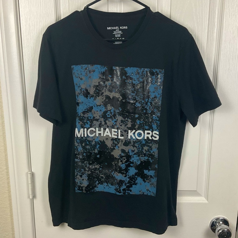 Pre-Owned Michael Kors Women’s Black Large Graphic T-Shirt, Size M